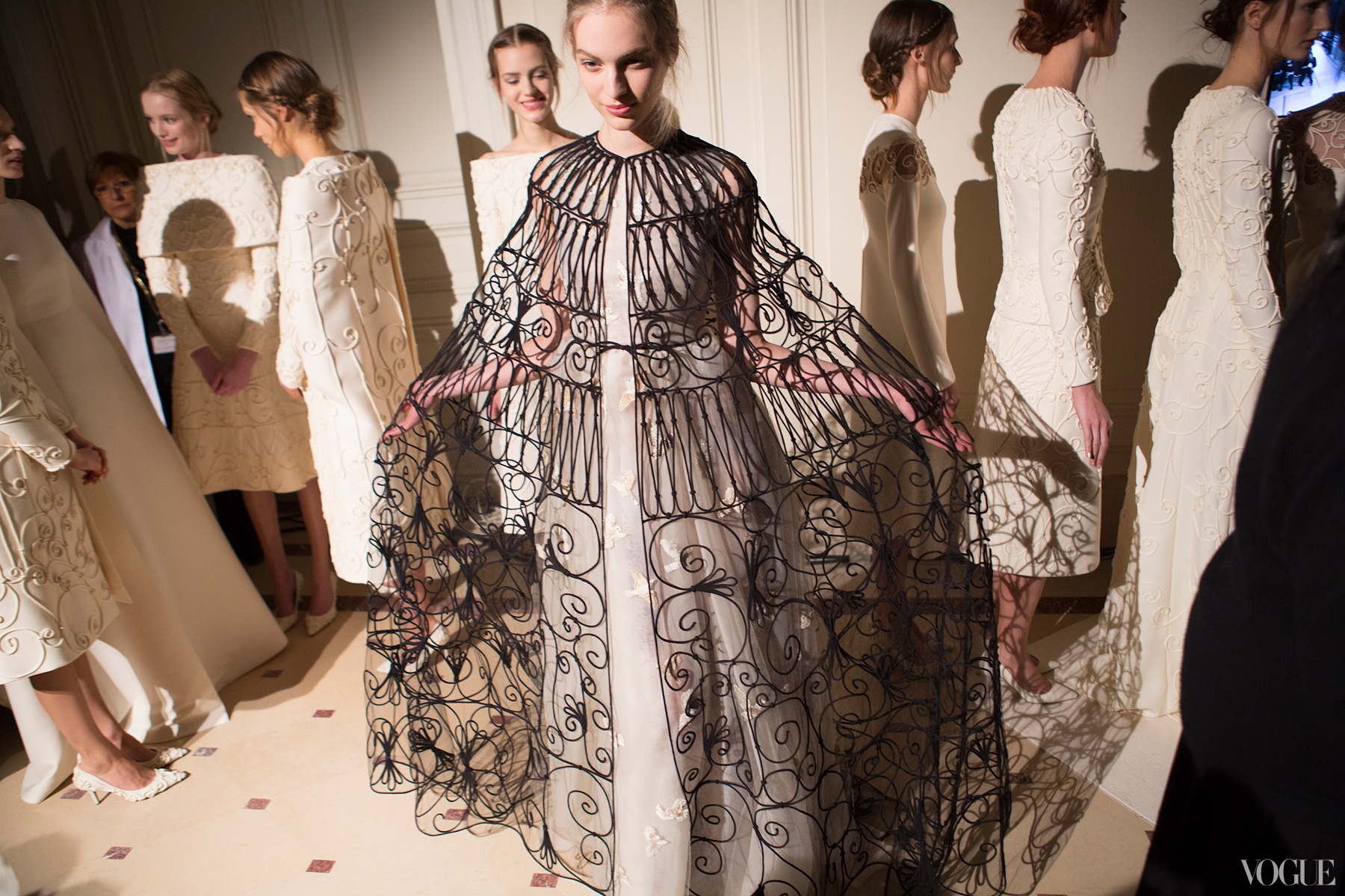 couture-spring-2013-round-up-valentino-10_114824343104
